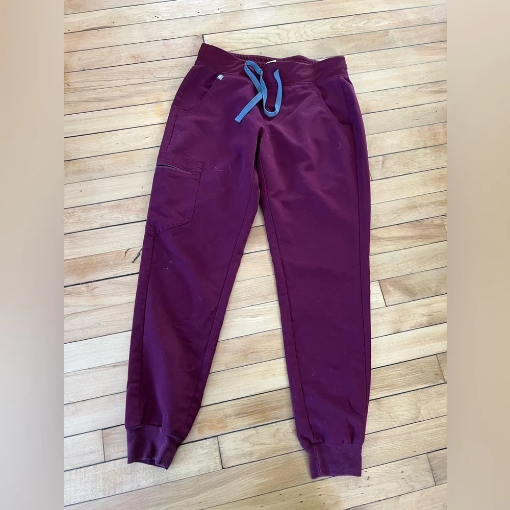 Figs maroon scrub‎ jogger pants